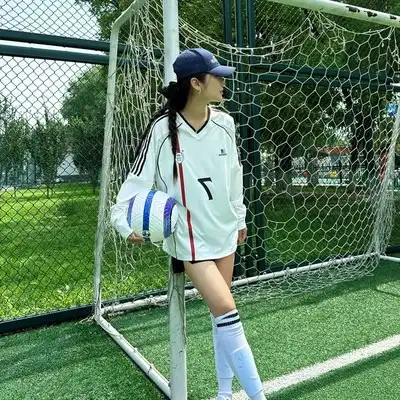 余致彤